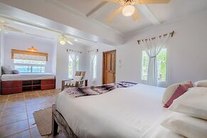 Thatch Caye, a Muy'Ono Resort