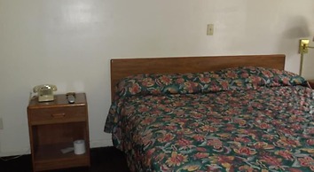 Lee's Motel