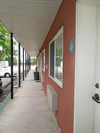 Lee's Motel