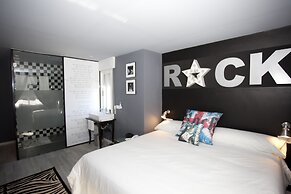 HOTEL Rock Star