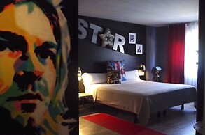 HOTEL Rock Star