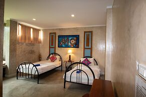 GongKaew HuenKum Hotel