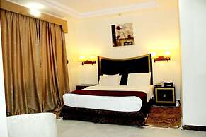 Tourist Hotel