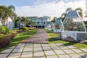 The Lind Boracay
