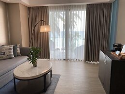 The Lind Boracay