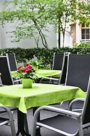 Garden Hotel