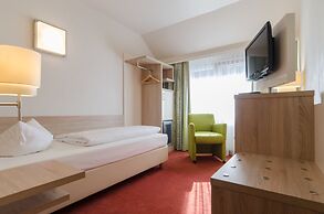 Garden Hotel