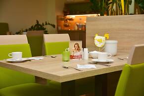 Garden Hotel