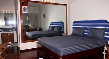 Myanmar Life Hotel