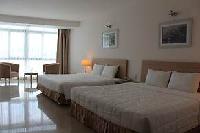 River Hotel