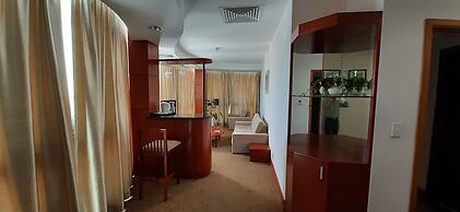 River Hotel