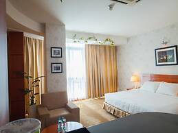 River Hotel