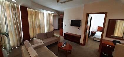 River Hotel