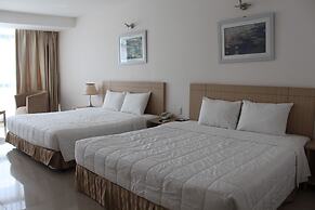 River Hotel