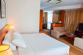 River Hotel