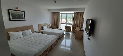 River Hotel