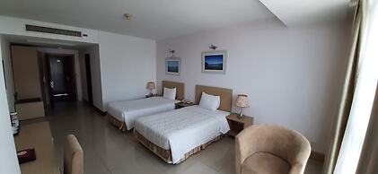 River Hotel