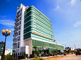 River Hotel