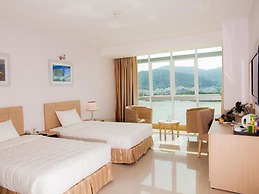 River Hotel