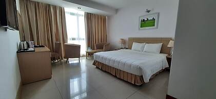 River Hotel