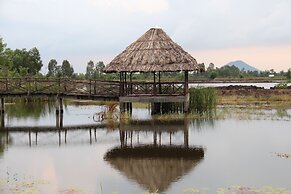 River Hotel