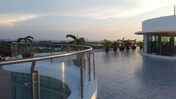 River Hotel