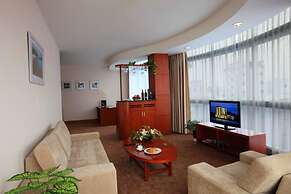 River Hotel