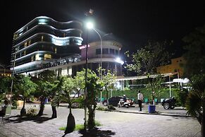 River Hotel