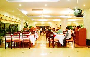 River Hotel