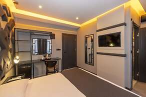 White Palace Hotel