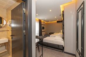 White Palace Hotel