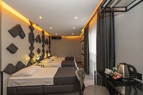 White Palace Hotel