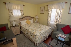 Dawkins Manor Hotel