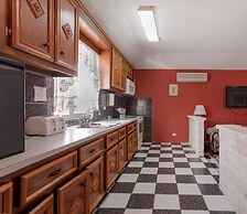 Dawkins Manor Hotel