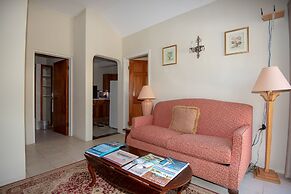 Dawkins Manor Hotel