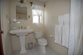 Dawkins Manor Hotel