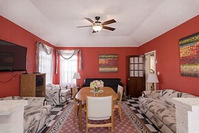 Dawkins Manor Hotel