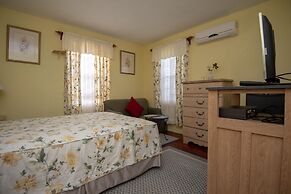 Dawkins Manor Hotel