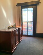The Macquarie Hotel