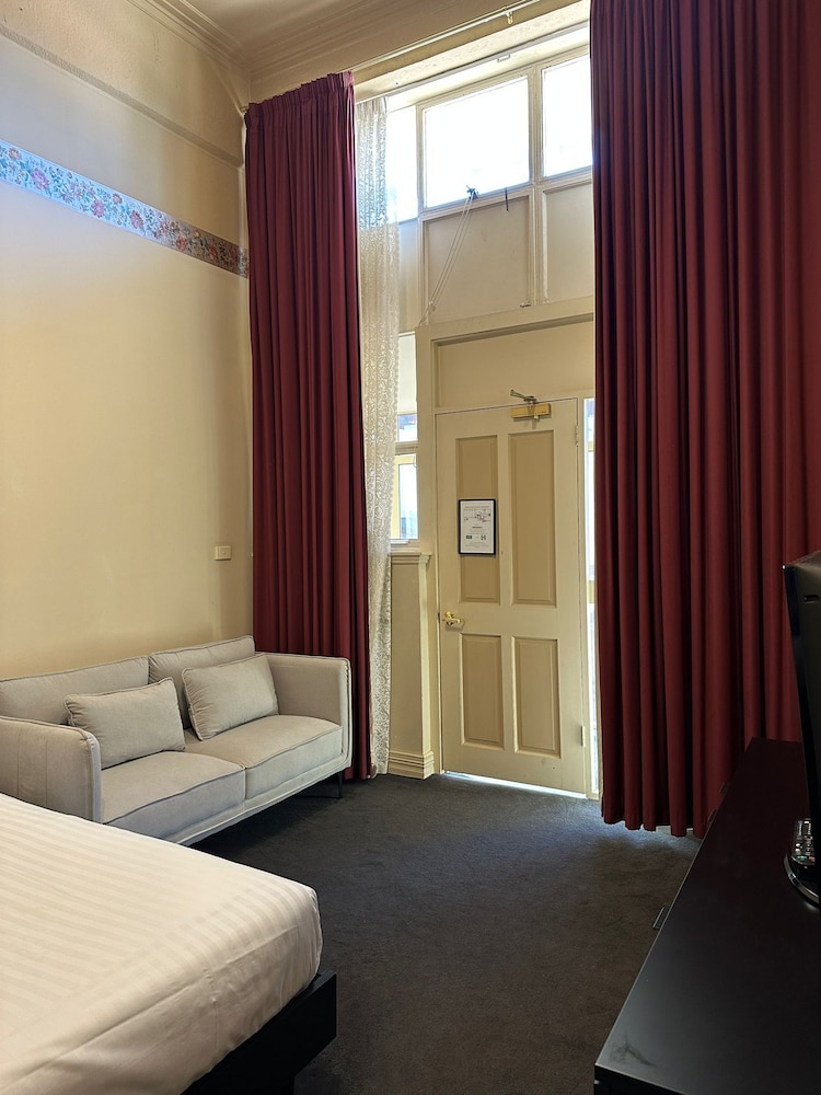 The Macquarie Hotel