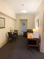 The Macquarie Hotel