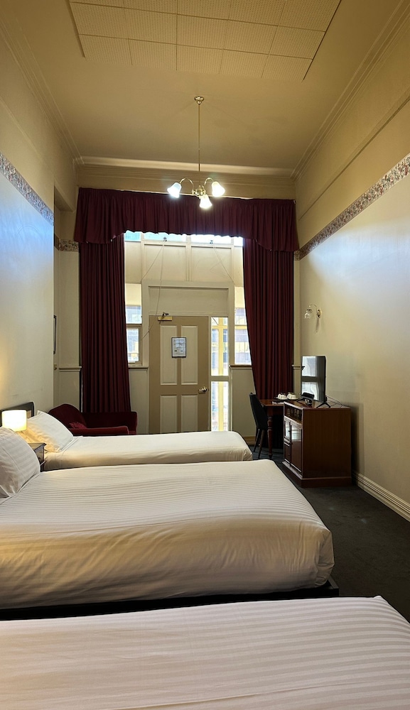 The Macquarie Hotel