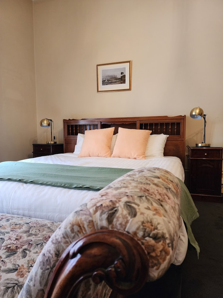 The Macquarie Hotel