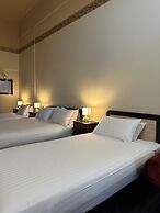The Macquarie Hotel