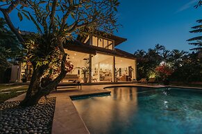 Villa Eight