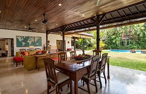 Villa Eight