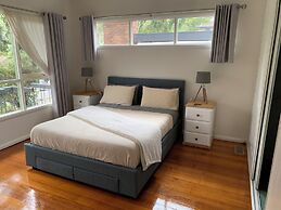 Eltham Retreat Guest House