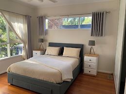 Eltham Retreat Guest House