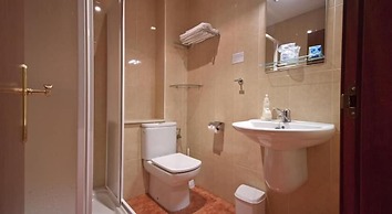 U-Hotel Dario Lugo