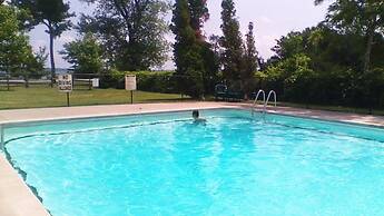 Riverside Park Motel and Campground